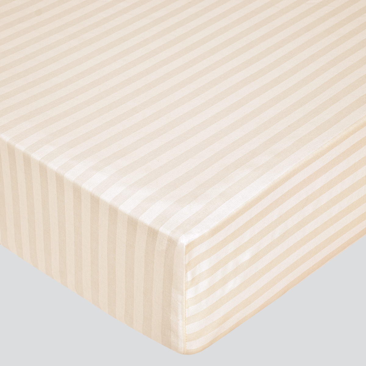 Простыня на резинке 200х200