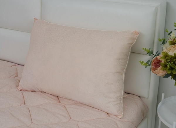 Подушка "Шарм эконом" полиэфирное волокно (48х68)